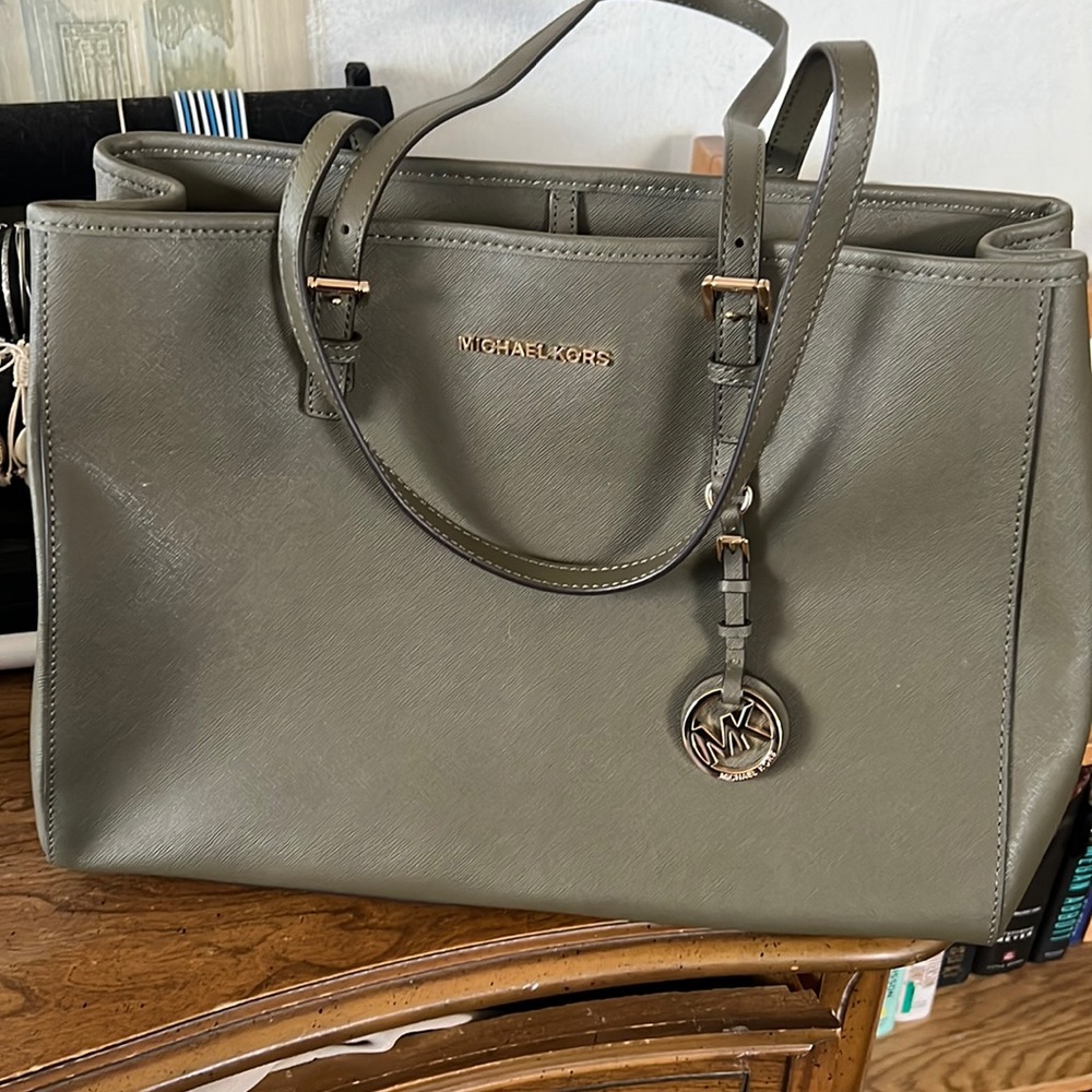 Michael Kors Satchel purse with tablet pocket- new-